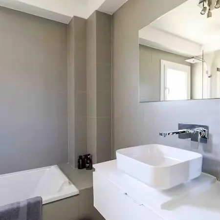 2 Bedrooms Apartment&2 Bathrooms - 160a Cannes